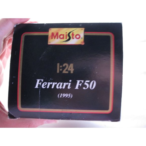 Special Edition Maisto Red Ferrari F50 1995 Sports Car 1:24 Die Cast Metal Model - Picture 6 of 9